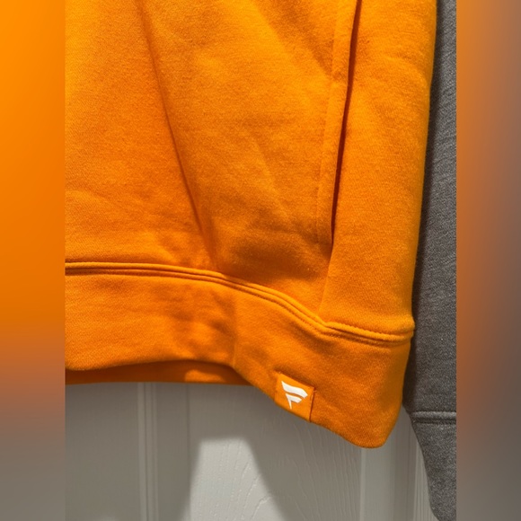NWOT Fanatics Tennessee Hoodie - Picture 2 of 5